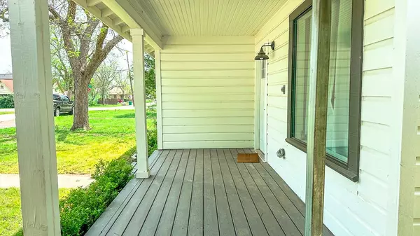 Taylor, TX 76574,403 Lizzie ST