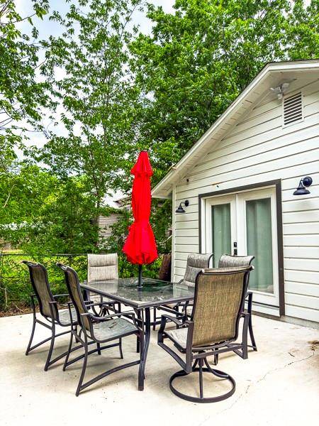 403 Lizzie ST, Taylor, TX 76574