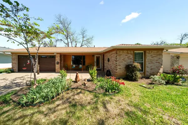 3202 Whiteway DR, Austin, TX 78757