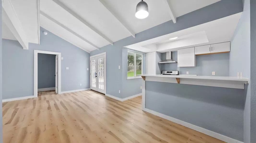 1112 Village Green DR, Austin, TX 78753