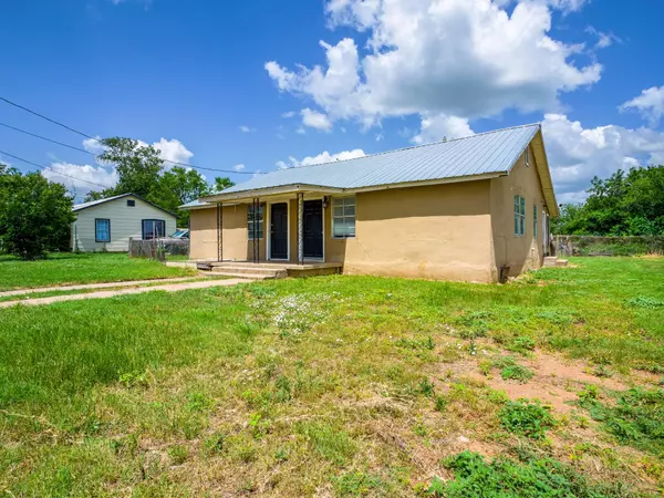 Llano, TX 78643,1004 Avon Ave