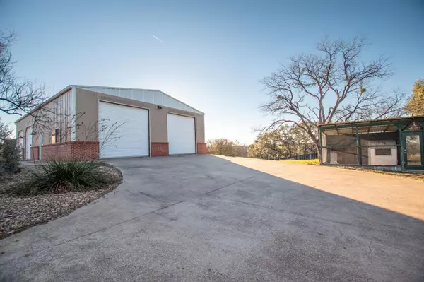 Lampasas, TX 76550,300 County Road 1010