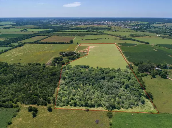 000 County Road 346, La Vernia, TX 78121