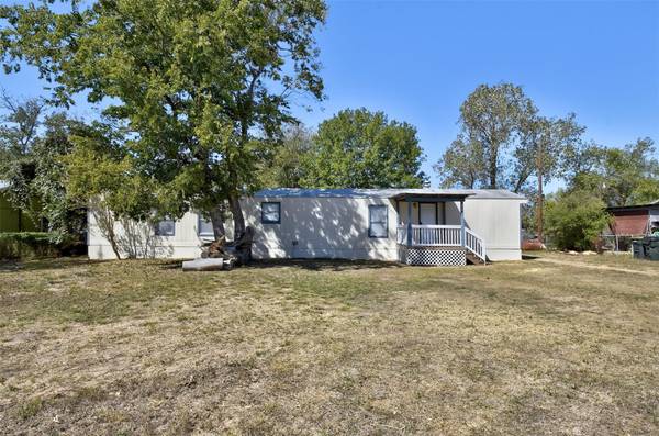 246 Oakview RD,  Luling,  TX 78648