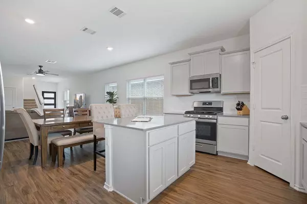 125 Milliner LOOP,  Hutto,  TX 78634