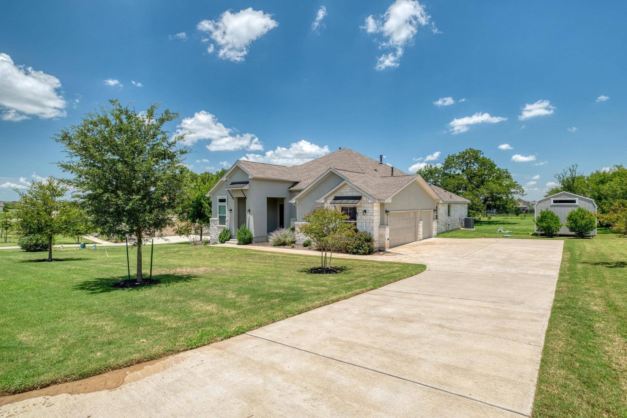 Cedar Creek, TX 78612,251 Raptor Beak WAY