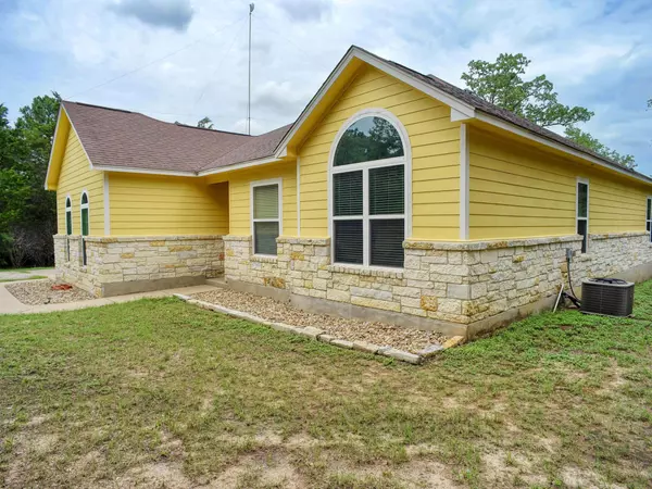 Smithville, TX 78957,247 Campfire WAY