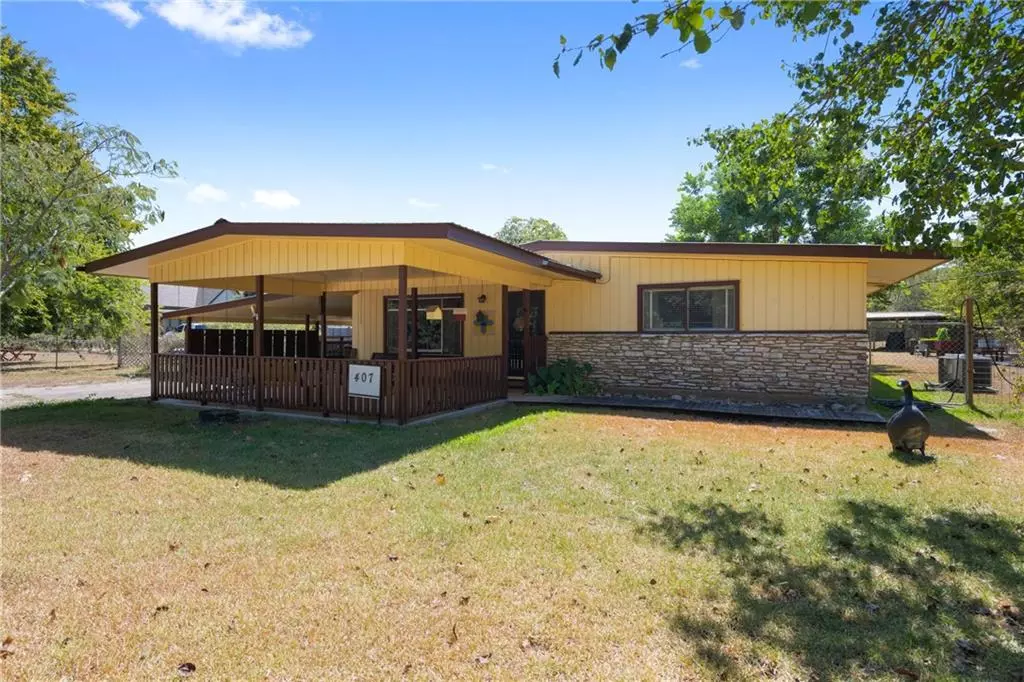 Buda, TX 78610,407 East ST