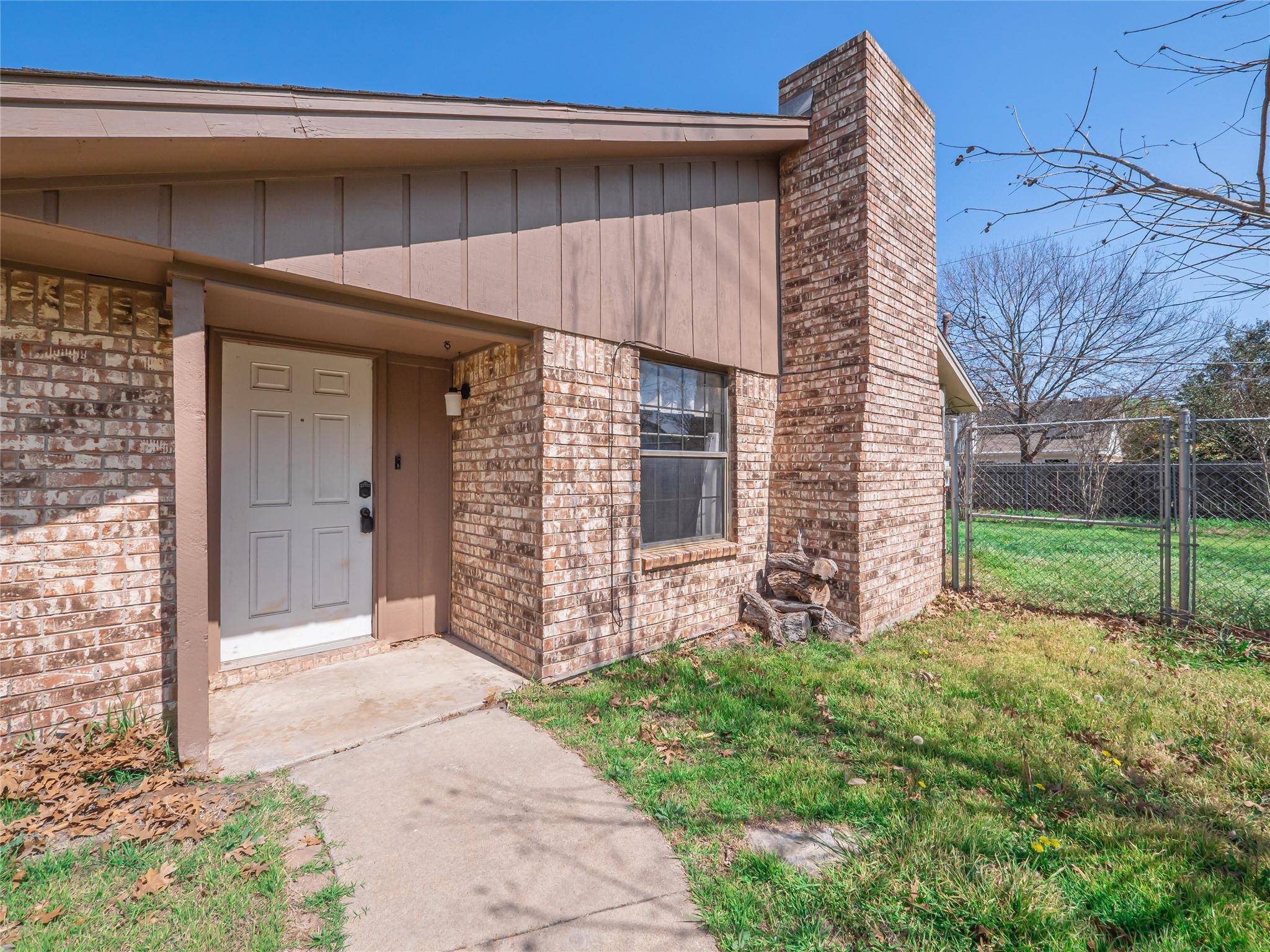 Lockhart, TX 78644,912 San Jacinto ST