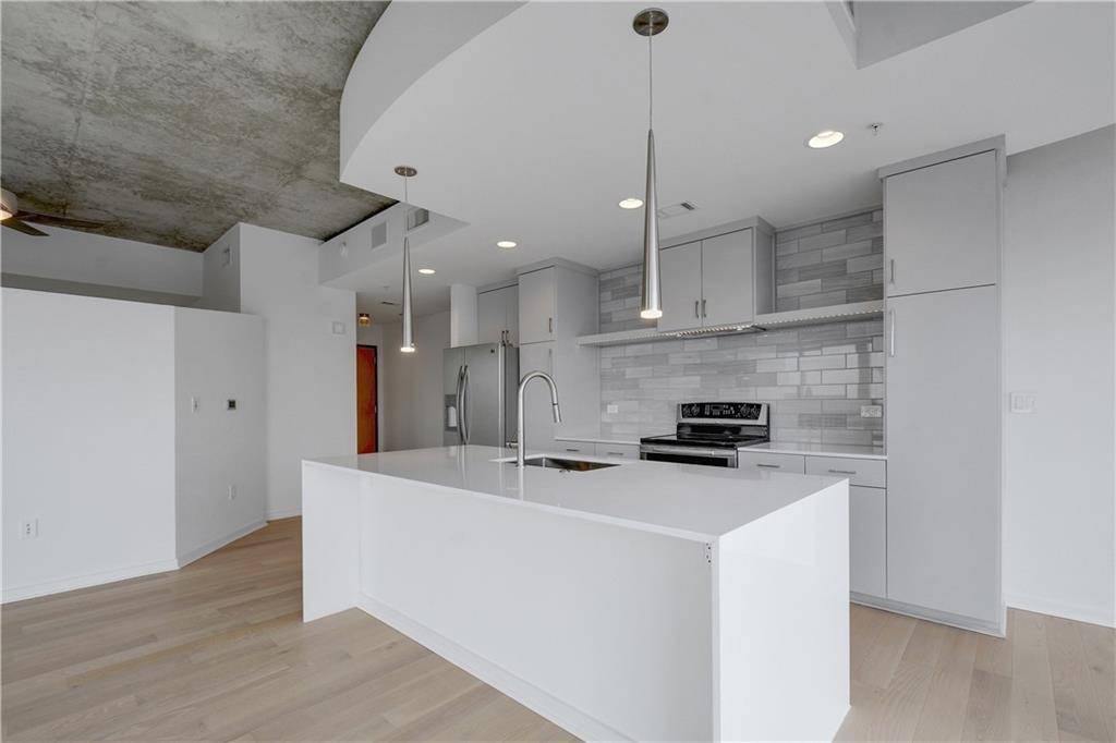 Austin, TX 78701,360 Nueces ST #3601