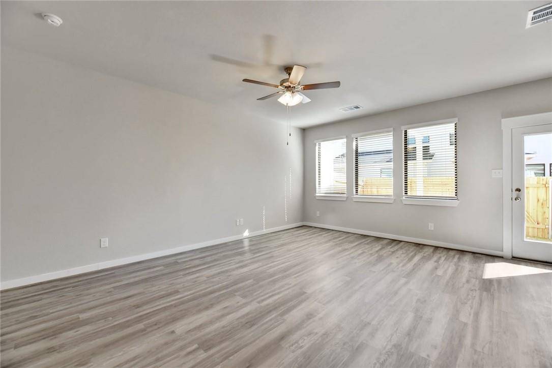 Buda, TX 78610,111-B Amber Fields TRL