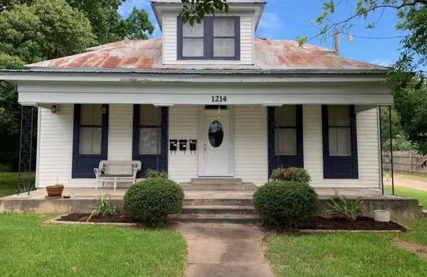 1214 W Hopkins ST #B, San Marcos, TX 78666