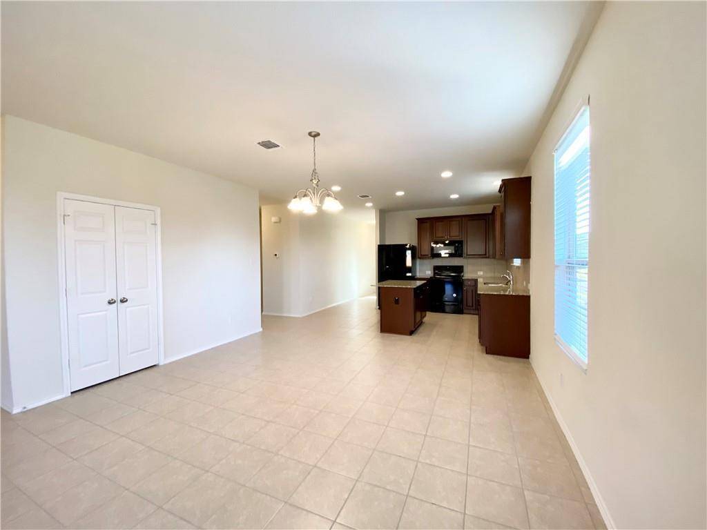 Jarrell, TX 76537,5216 Cressler LN