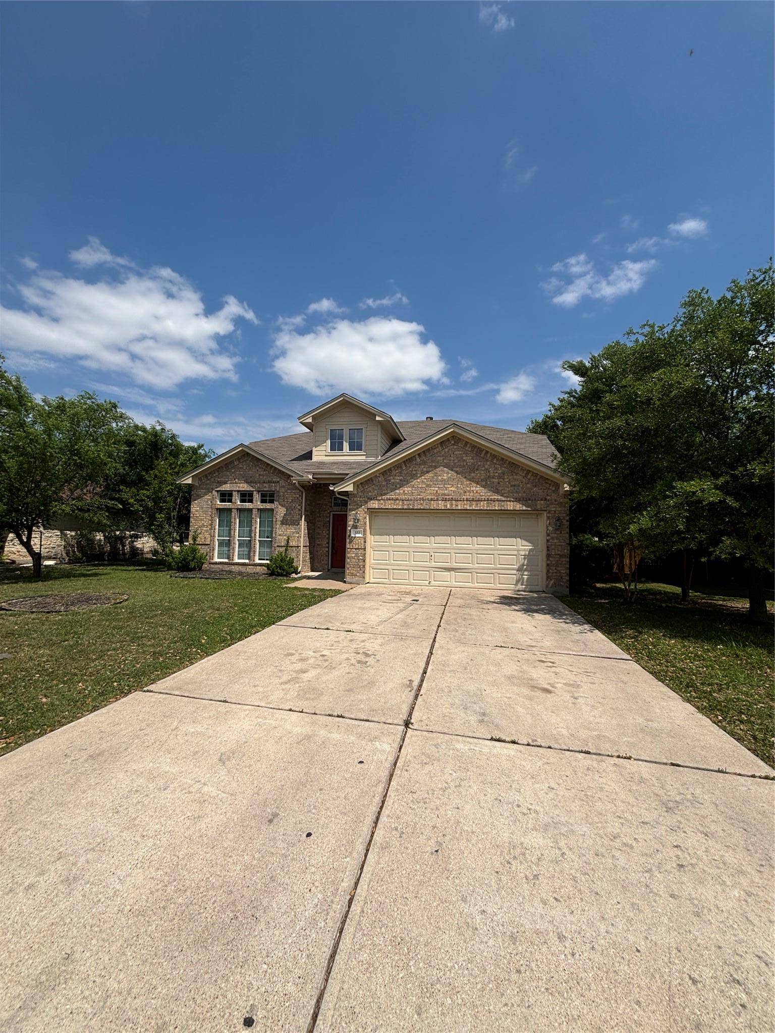 Hutto, TX 78634,322 Lone Star BLVD