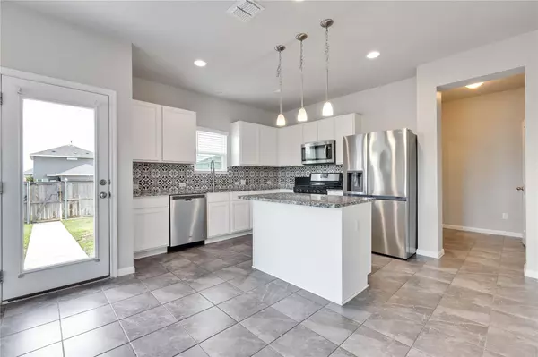 1109 Esplanade PKWY, San Marcos, TX 78666