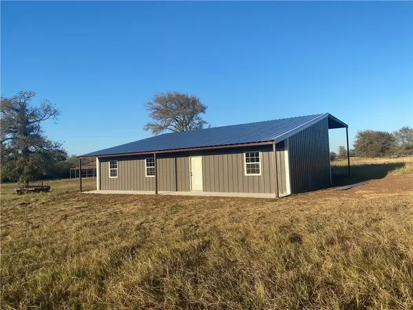 1407 Washburn RD, Luling, TX 78648