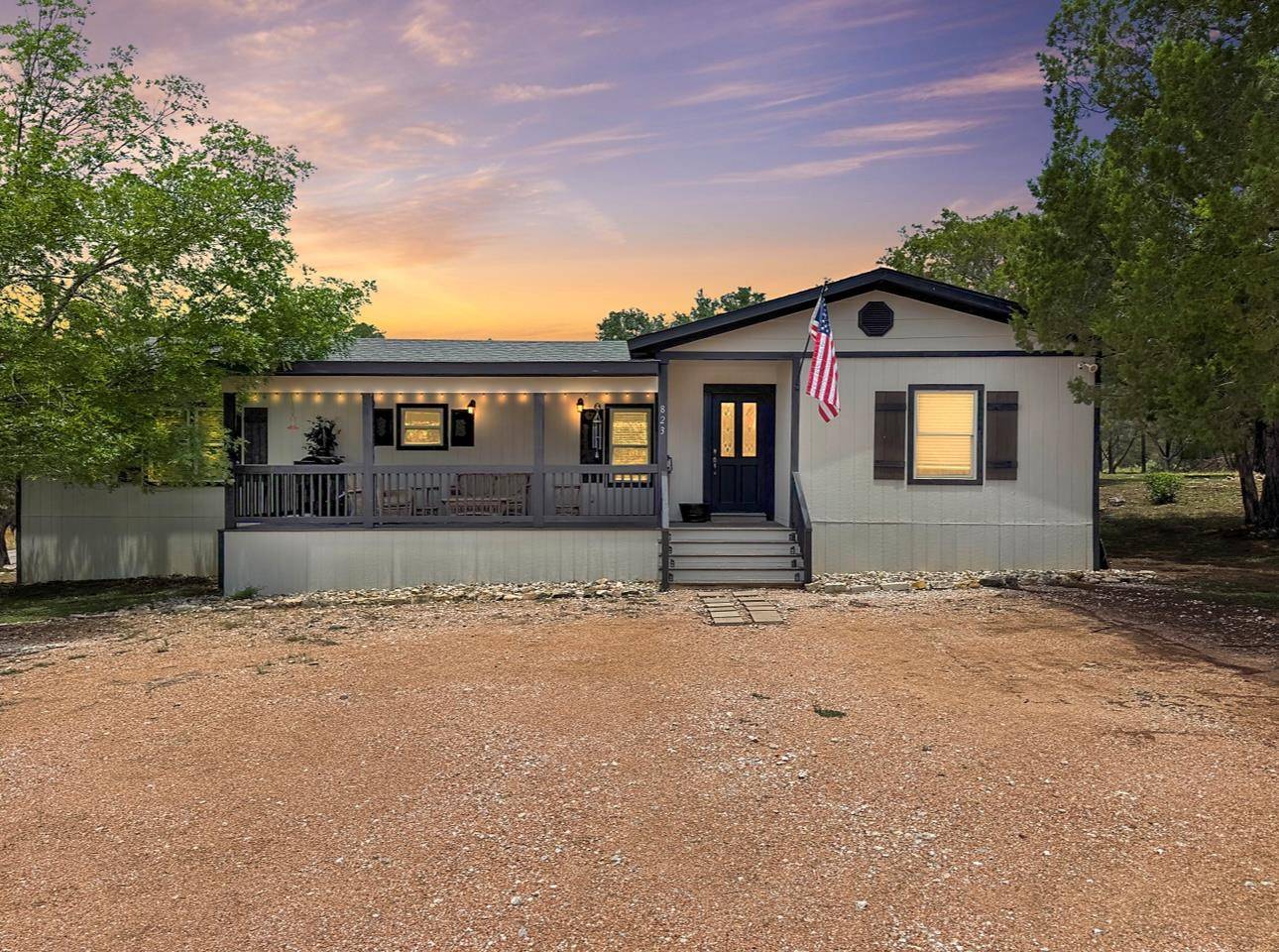 823 Trail Crest DR, Canyon Lake, TX 78133