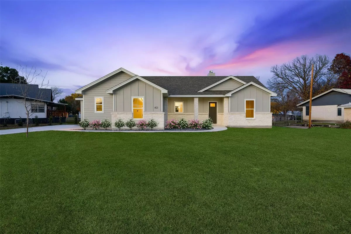 Sunrise Beach Village, TX 78643,401 Circle DR