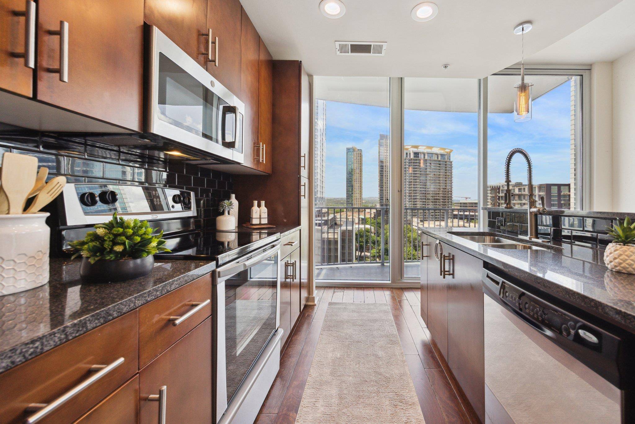 Austin, TX 78701,360 Nueces ST #1116