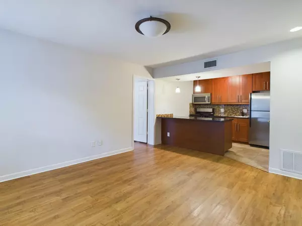 Austin, TX 78757,7685 NORTHCROSS DR #108
