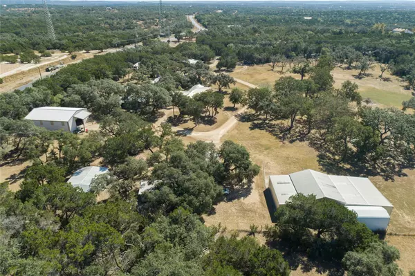 100 Burnett Ranch RD, Wimberley, TX 78676