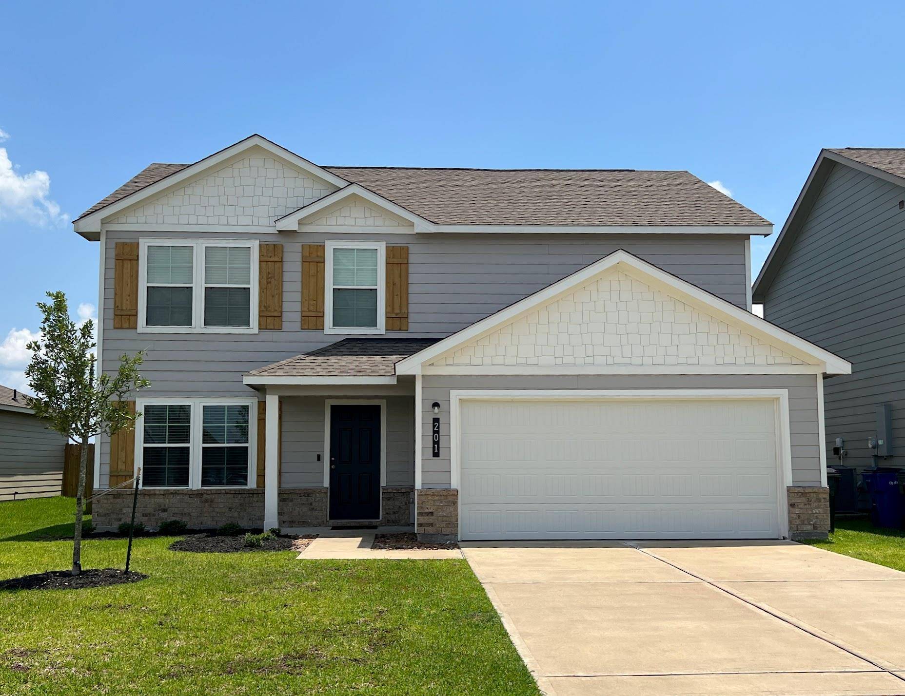 201 Crown Point DR, Huntsville, TX 77320