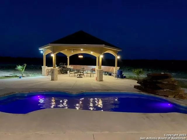 Floresville, TX 78114,157 CARRIZO RIDGE