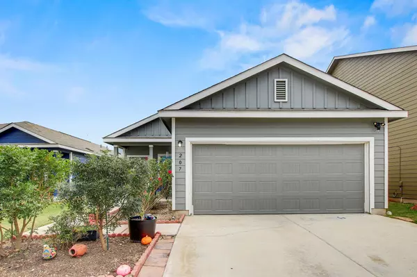 207 Soapstone PASS, Maxwell, TX 78656