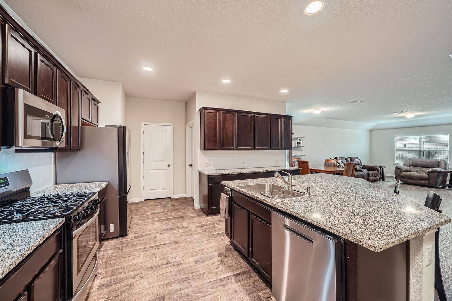 Hutto, TX 78634,112 Quarton DR