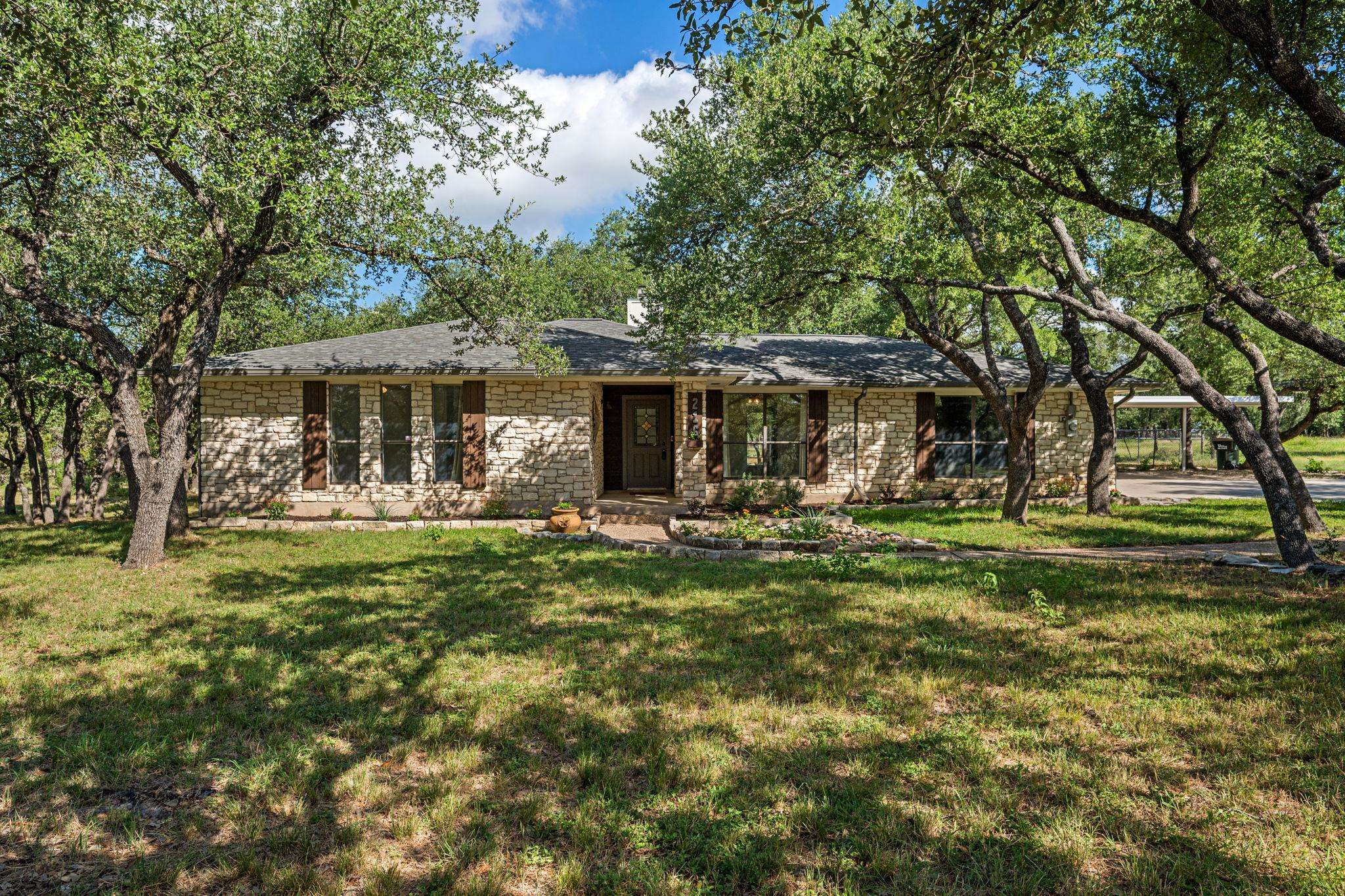 216 Country RD, Georgetown, TX 78628