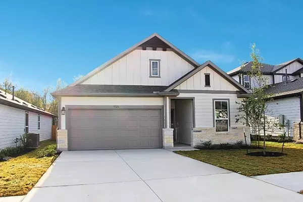 196 Bendecido LOOP, Elgin, TX 78621
