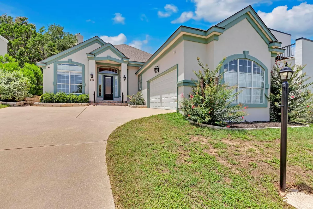 Lakeway, TX 78734,207 golf crest LN
