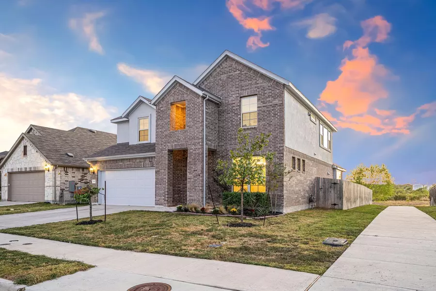 352 Cherrystone LOOP, Buda, TX 78610