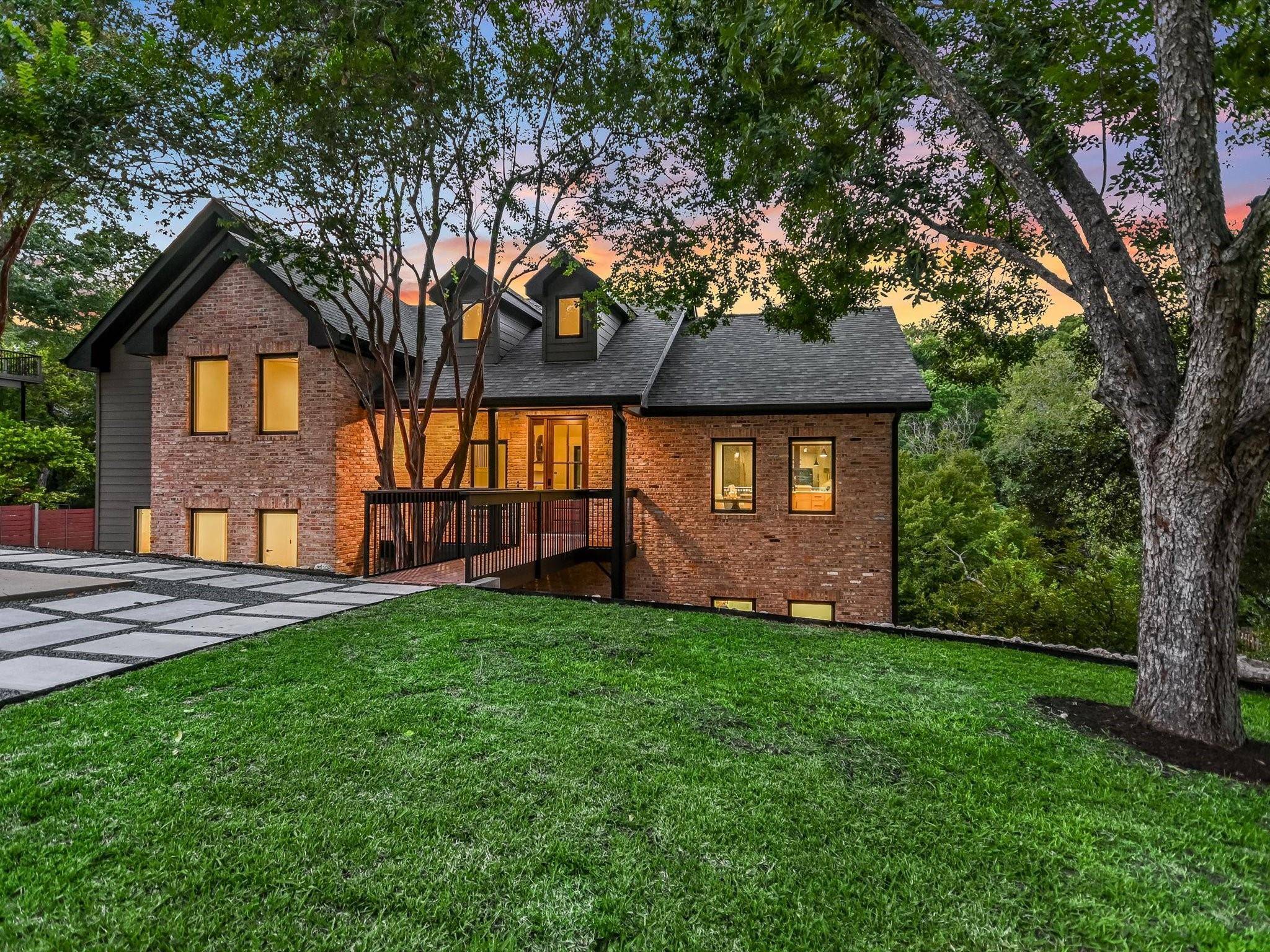 7625 Parkview CIR,  Austin,  TX 78731