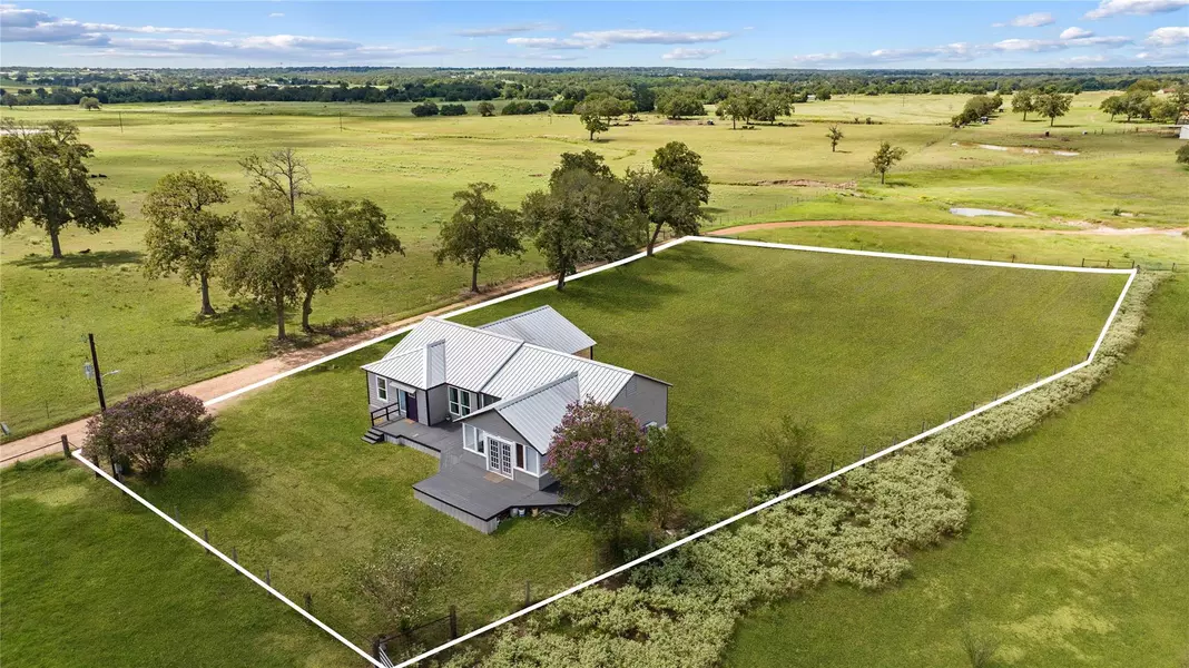 1142 Private Road 8010, Giddings, TX 78942