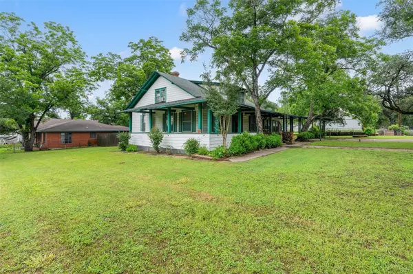 Rockdale, TX 76567,305 E Davilla Ave