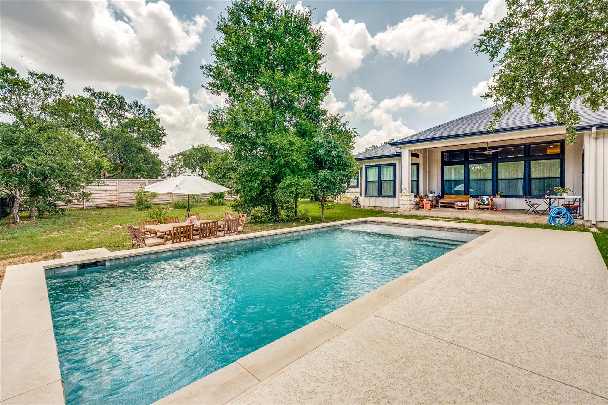 410 Woodland Oaks TRL, Buda, TX 78610