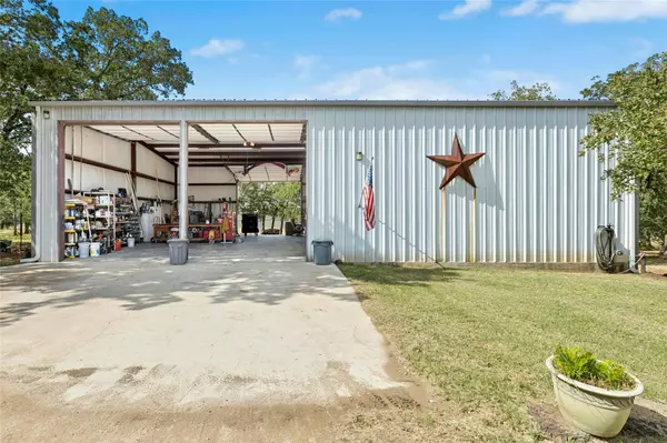 Luling, TX 78648,412 Woody Hollow RD
