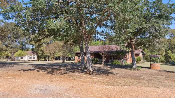 1732 County Road 103 RD, Paige, TX 78659