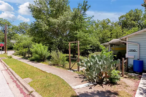 1710 Singleton Ave #2, Austin, TX 78702
