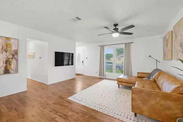 1908 Denfield DR, Round Rock, TX 78664