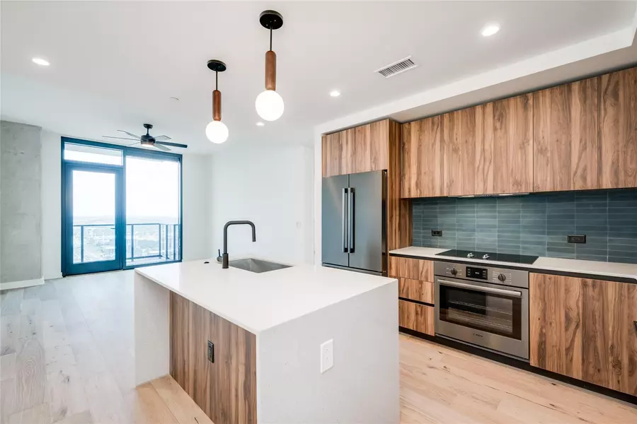 84 East Ave #3703, Austin, TX 78701