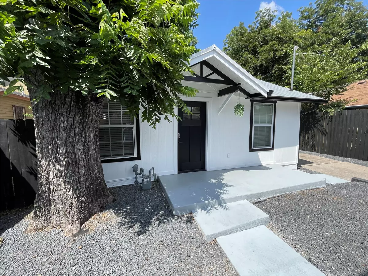 Austin, TX 78702,2402 Santa Rita ST