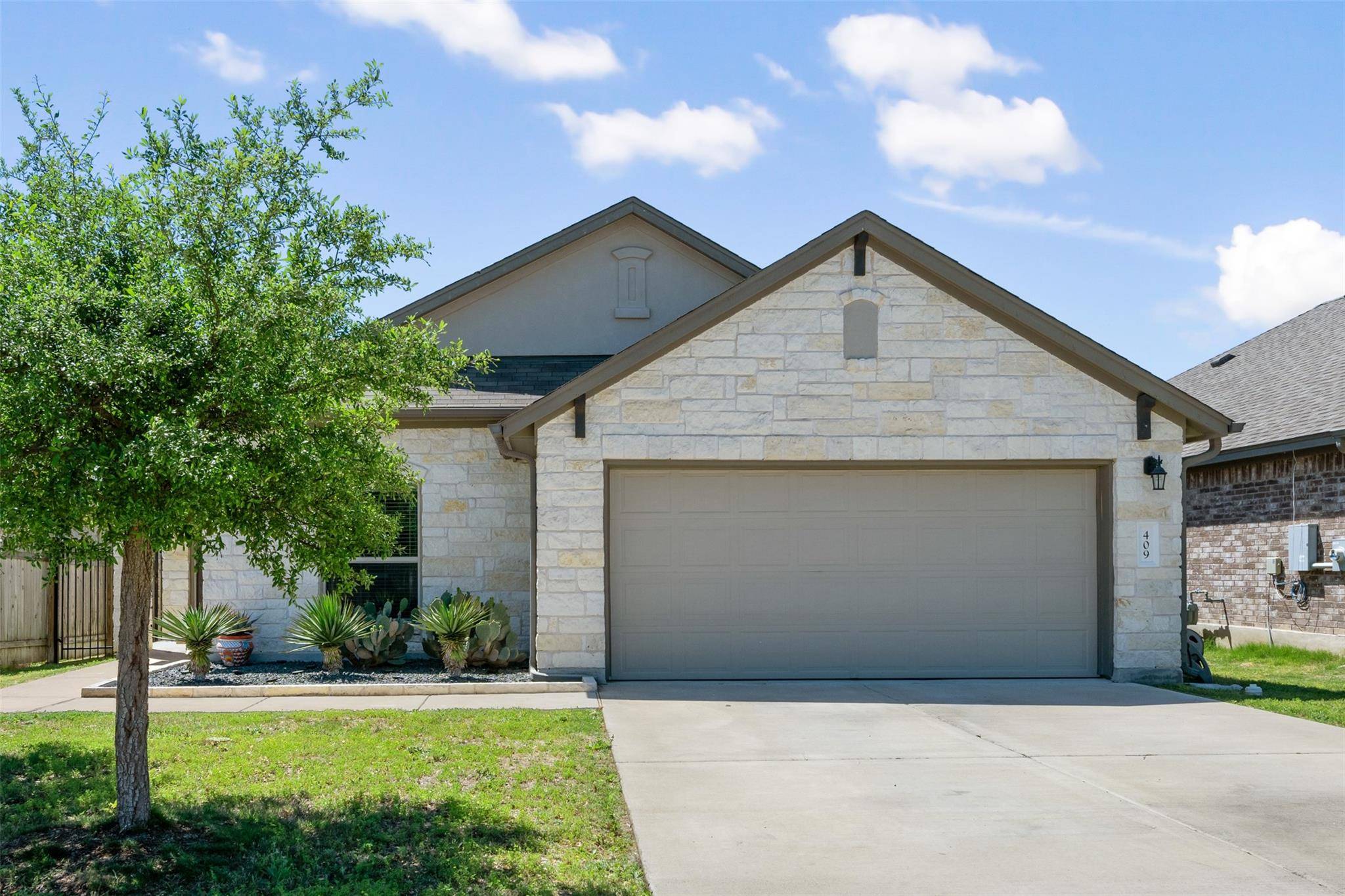 409 Cinnamon Teal LN,  Leander,  TX 78641