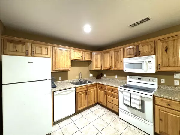 Luling, TX 78648,305 Ivy Ave
