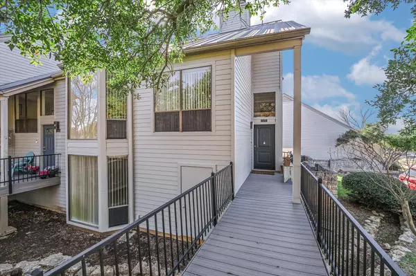 Lakeway, TX 78738,115 World Of Tennis SQ