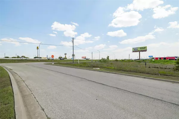Jarrell, TX 76537,576 TOWN CENTER LOOP