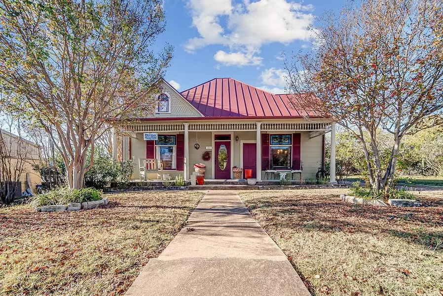 303 W Austin ST, Fredericksburg, TX 78624