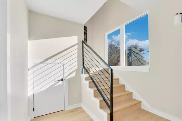 Austin, TX 78741,2309 Montopolis DR #8