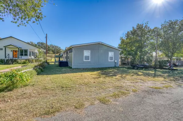 Kingsland, TX 78639,717 County Road 136B